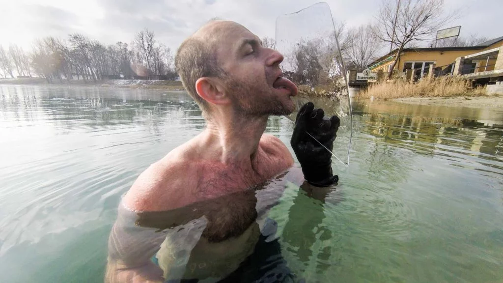 Ochutnávanie ľadu spraví asi každý otužilec